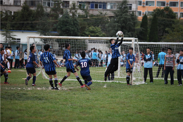男生足球賽