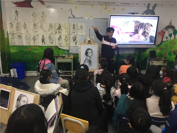 美術(shù)專業(yè)晚自習(xí)輔導(dǎo)