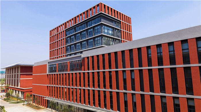 3-恢弘大氣的仁愛(ài)樓_副本