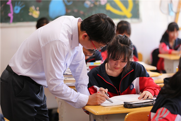 師資團(tuán)隊(duì) (5)