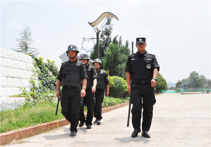 全天候武裝巡邏