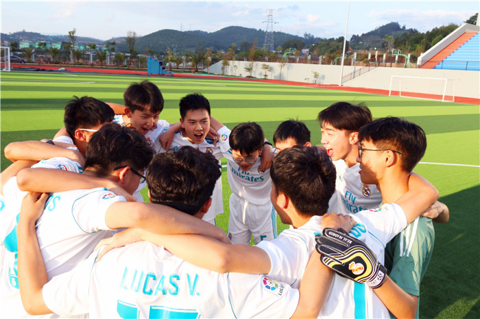 學(xué)校足球比賽