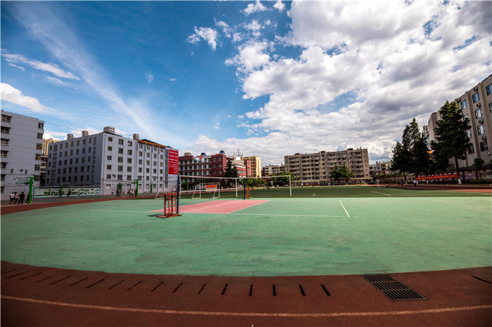 學(xué)校運動場 學(xué)校運動場