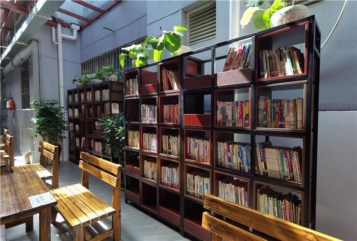 餐廳開放式圖書角1