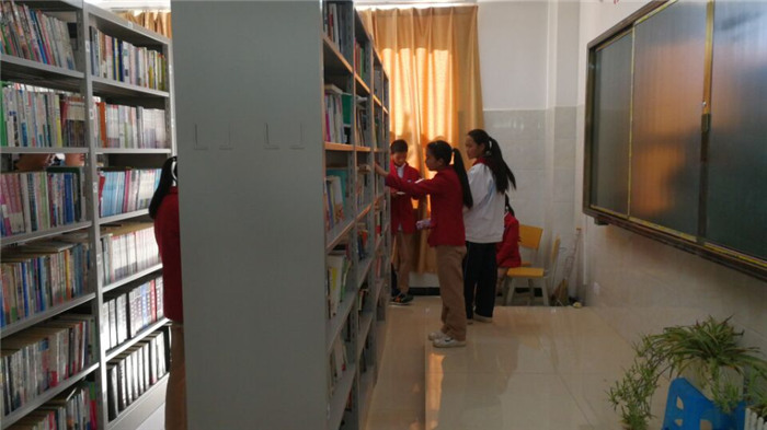 3-5學(xué)校圖書室