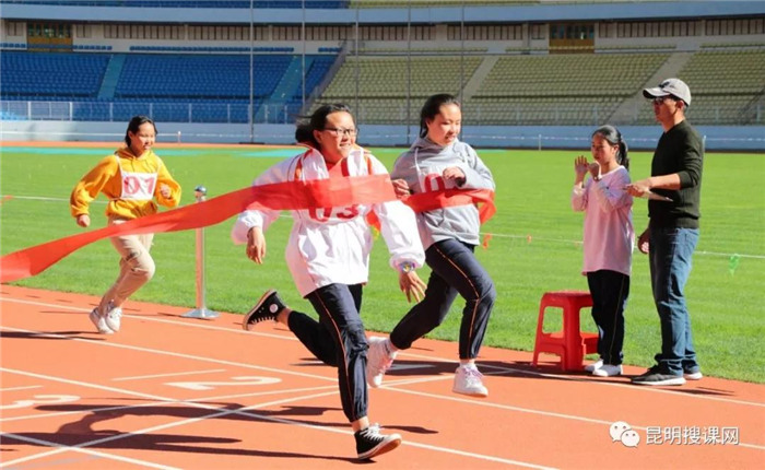 6-7-1運動會奮勇沖刺 6-7-1運動會奮勇沖刺