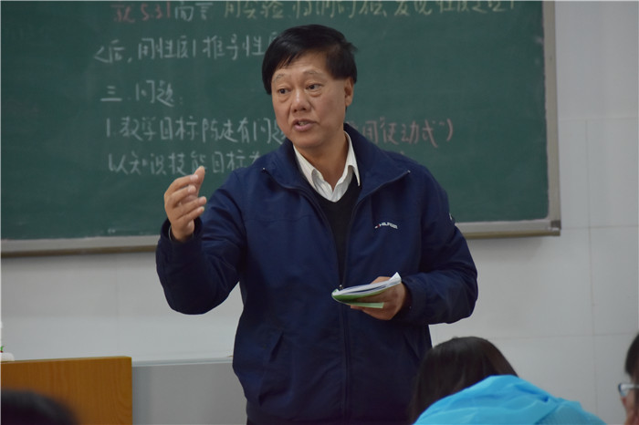 云師大、昆明市教育局、云南師大附中、云南師大實驗中學(xué)專家名師到我校指導(dǎo)教學(xué) (1)