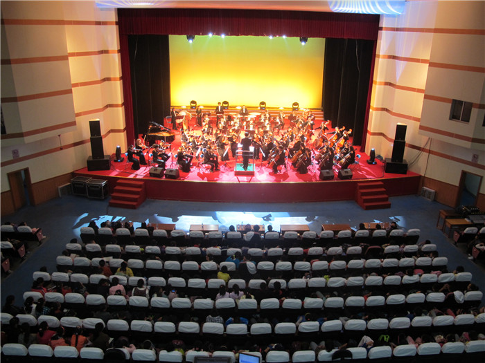 粵秀中學(xué)舉行高雅藝術(shù)進(jìn)校園活動(dòng)