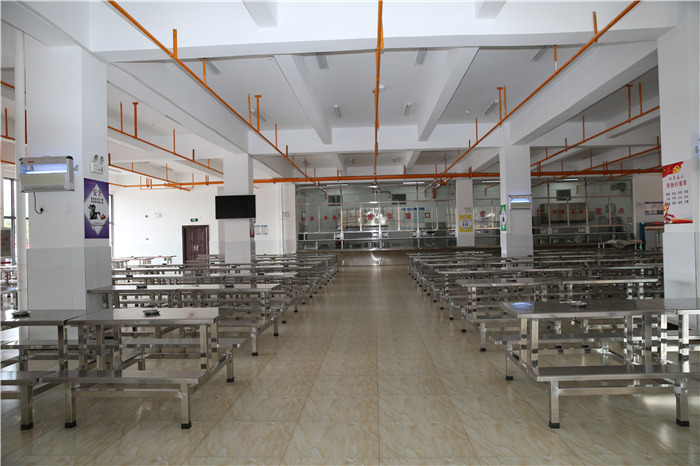 學(xué)生食堂內(nèi)景 學(xué)生食堂內(nèi)景