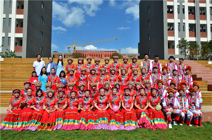 文藝演出后合影 文藝演出后合影