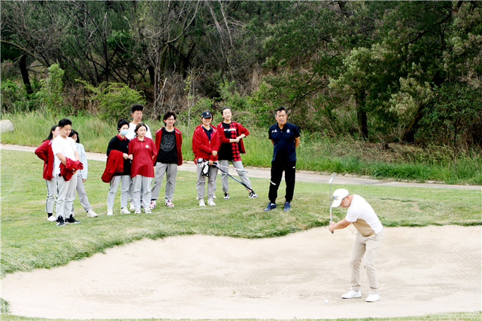 高中部社會(huì)實(shí)踐課程-高爾夫2