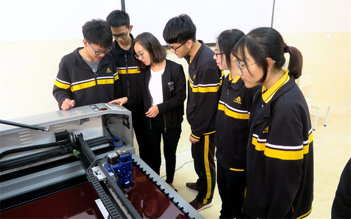 8能源與自動化實驗室