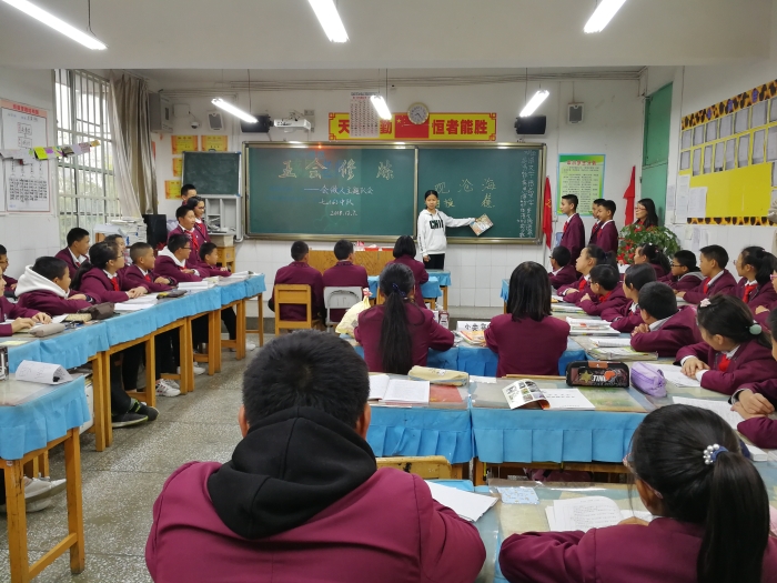 七年級五會1000分修煉課。我校每天晚上30分鐘的夕會課，對學(xué)生行為習(xí)慣進(jìn)行引領(lǐng)。