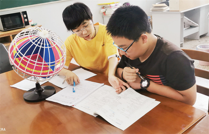 課間教師輔導(dǎo)