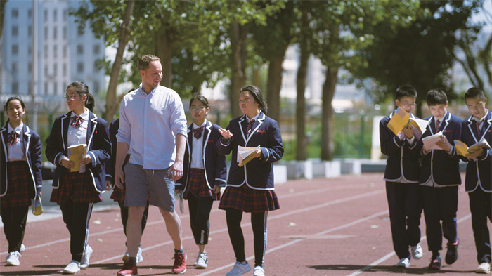 英語特色學(xué)校 英語特色學(xué)校