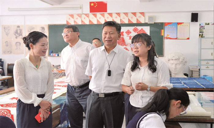 2020年7月教育部體衛(wèi)藝司司長王登峰到校到校調(diào)研