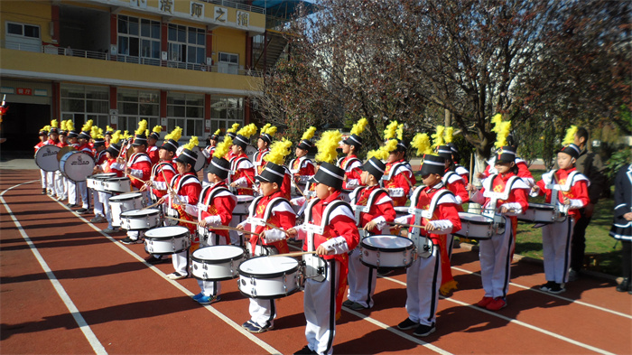 3、陽光帥氣的鼓號隊