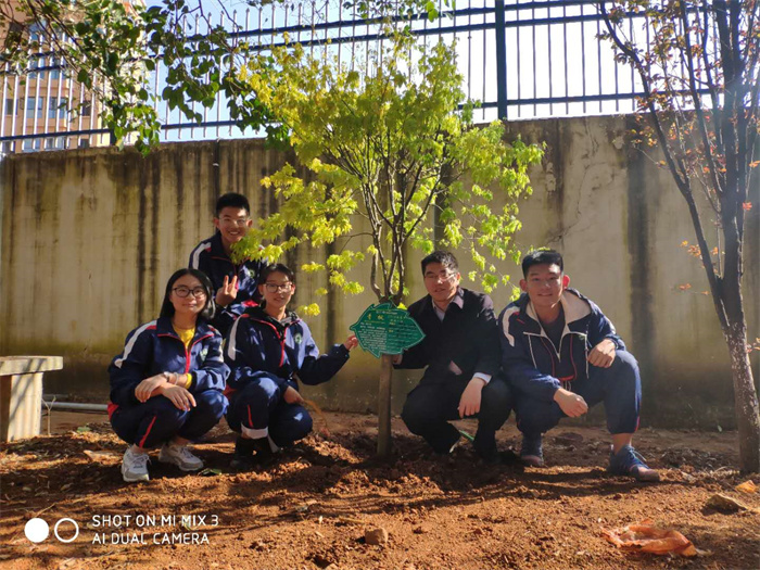 3.寄宿制學(xué)校導(dǎo)師全天候陪伴