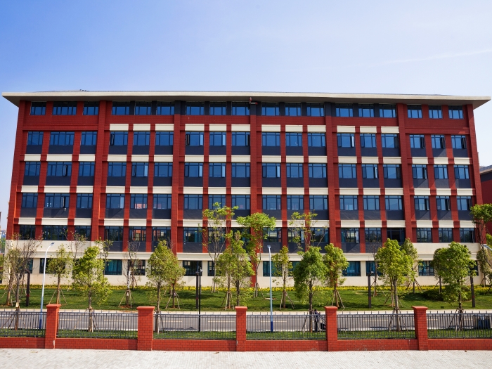 3 配套齊全的多功能教學(xué)樓