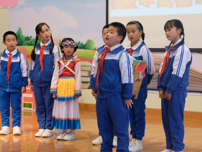 安寧市中小學第十二屆“新華杯”書香假期讀書活動成果展示競賽中獲小學組文本劇一等獎