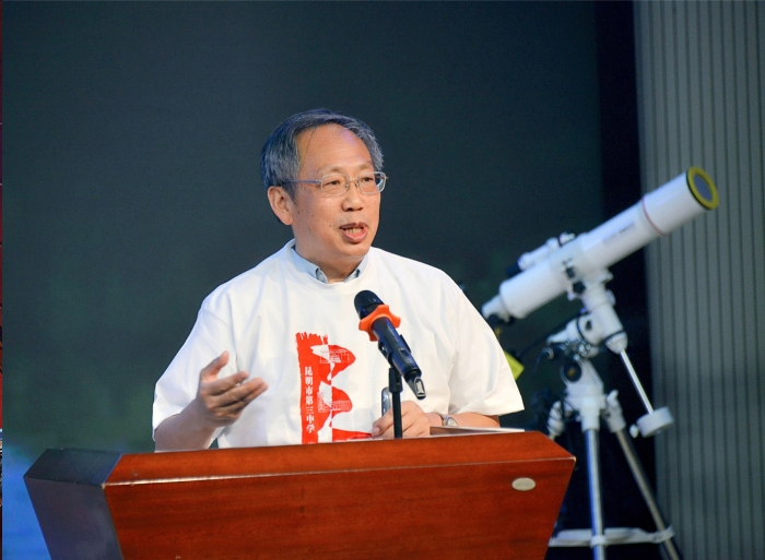 2 聆聽(tīng)韓占文院士科普講座 2 聆聽(tīng)韓占文院士科普講座