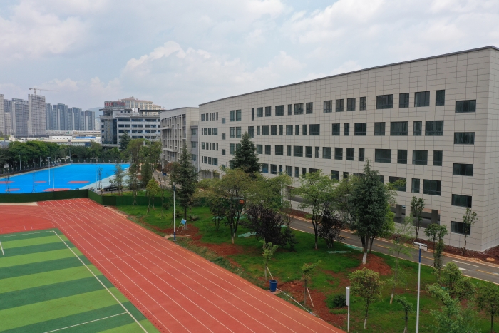 球場(chǎng)教學(xué)樓側(cè)面樣板