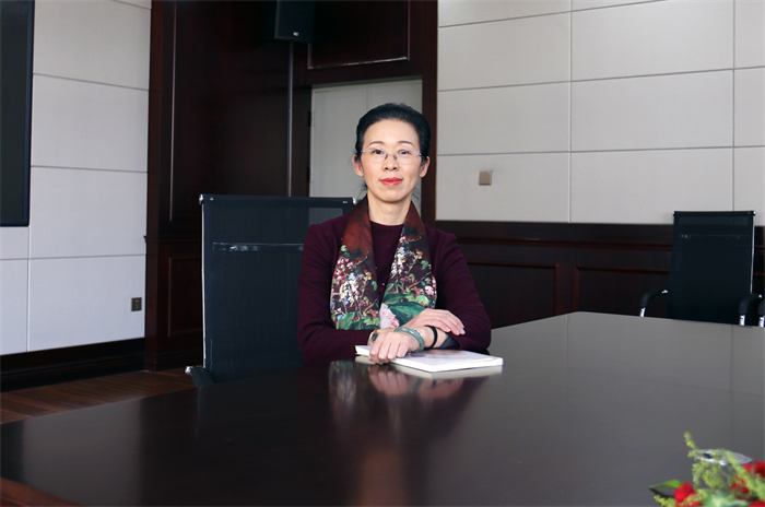 昆明八中副校長、昆明長城中學(xué)校長韓利