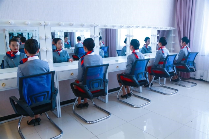 空中乘務(wù)專業(yè)化妝課