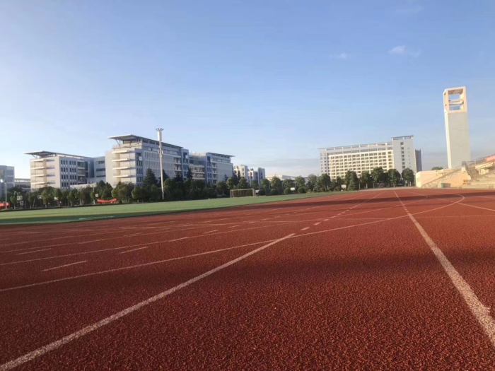 麒麟校區(qū)籃球場2