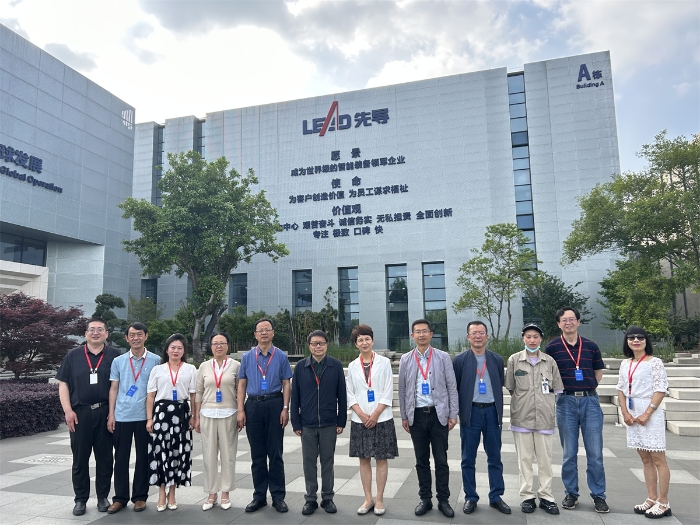 學(xué)校黨委書記帶隊走訪無錫先導(dǎo)智能裝備股份有限公司