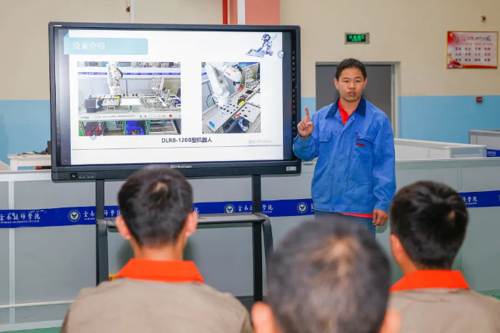 世界技能大賽“金牌教練”劉旺才老師