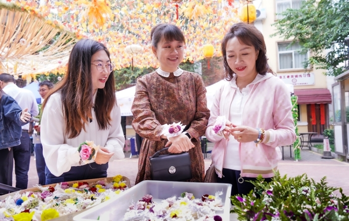 2.參觀文創(chuàng)廠品